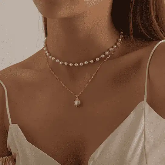White pearl necklace