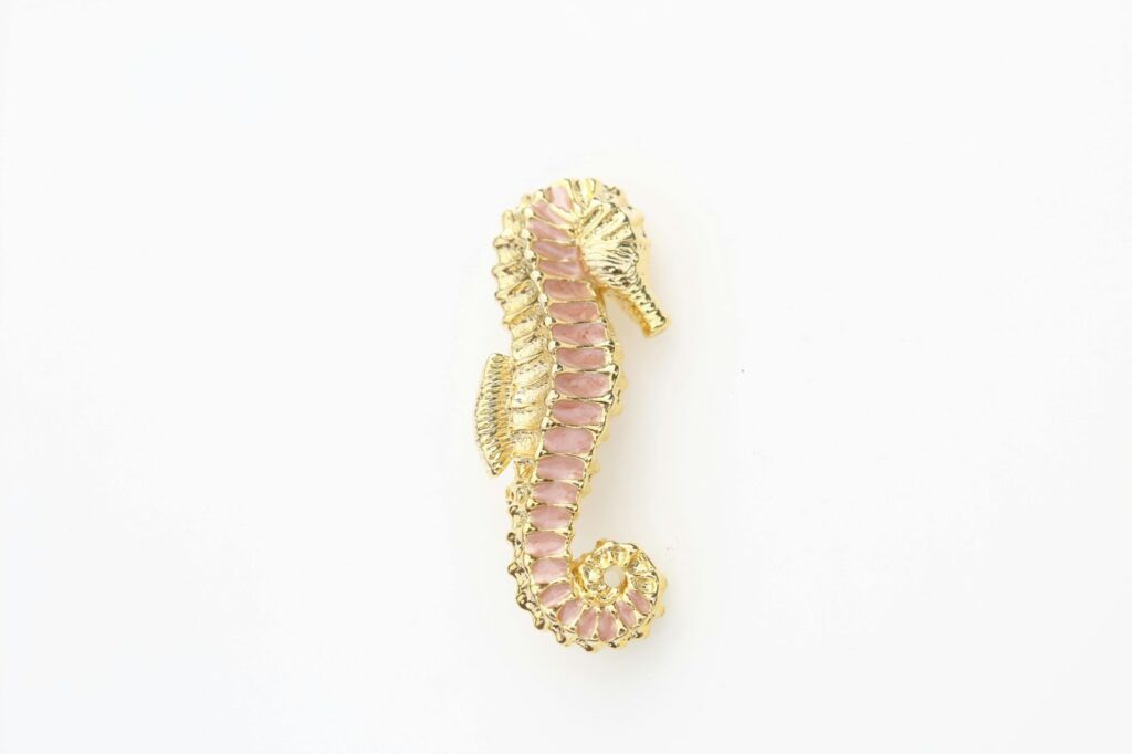 
Wulf Diamond Jewelers presents a beautiful seahorse brooch, part of the exquisite Tropical jewelry trends collection.